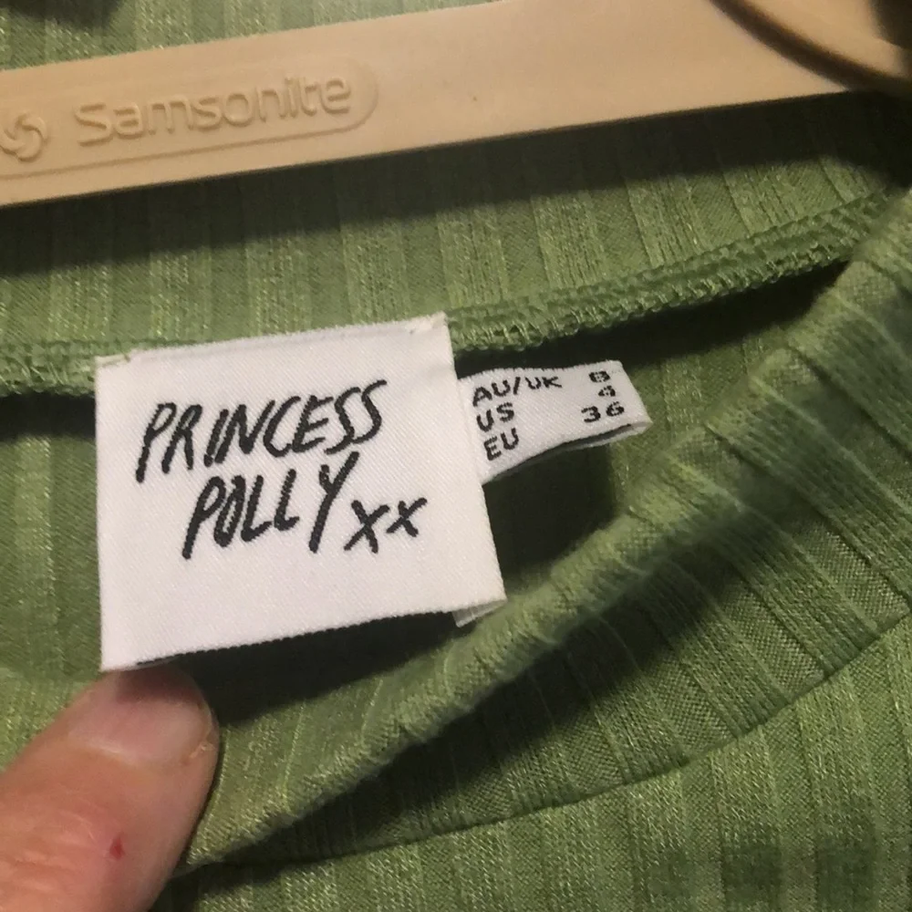 Princess Polly mock neck cropped shirt - Picture 2 of 4